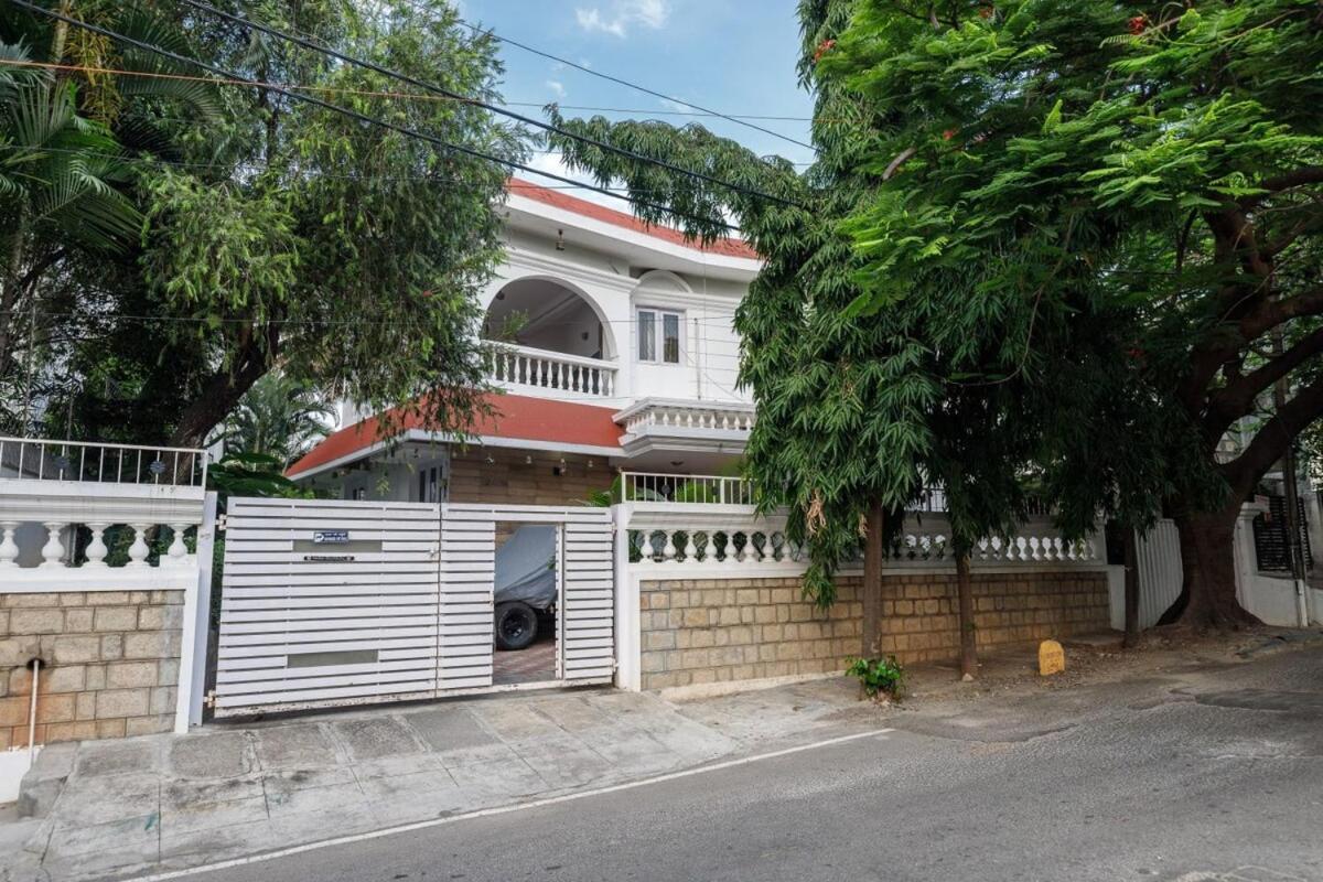 Westside Bungalow By Jadecaps Nr Wtc Rajajinagar Villa Bangalore Buitenkant foto